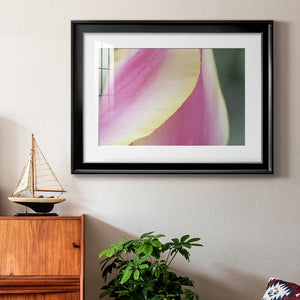 Delicate - Modern Framed Art Print