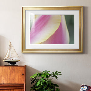 Delicate - Modern Framed Art Print